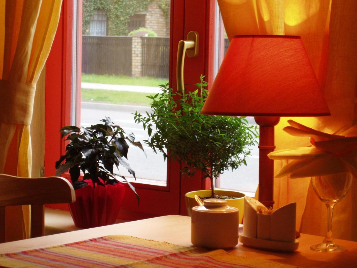 Raibie Logi Hotel Ventspils Buitenkant foto