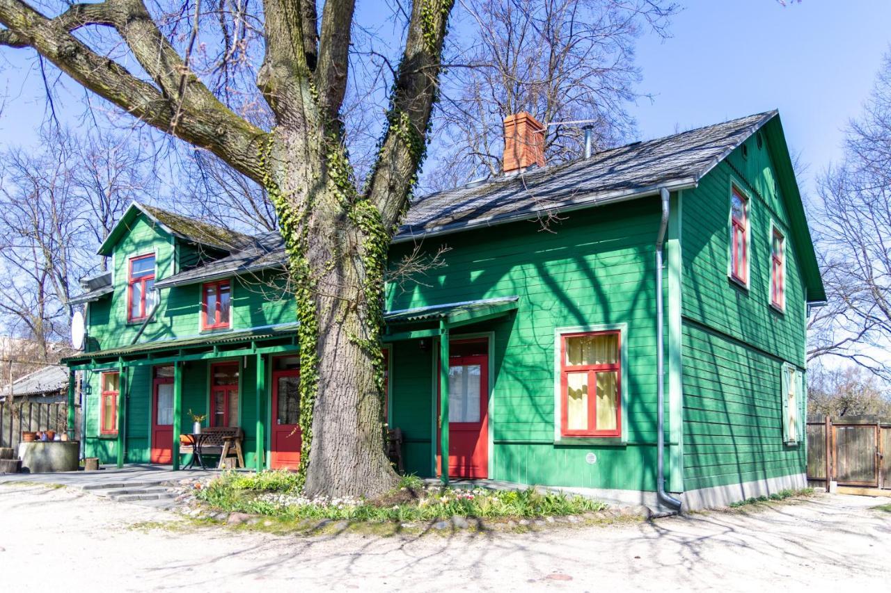 Raibie Logi Hotel Ventspils Buitenkant foto