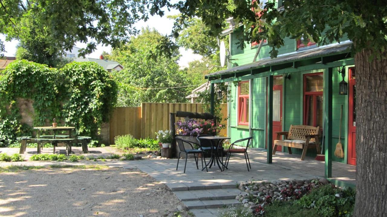 Raibie Logi Hotel Ventspils Buitenkant foto