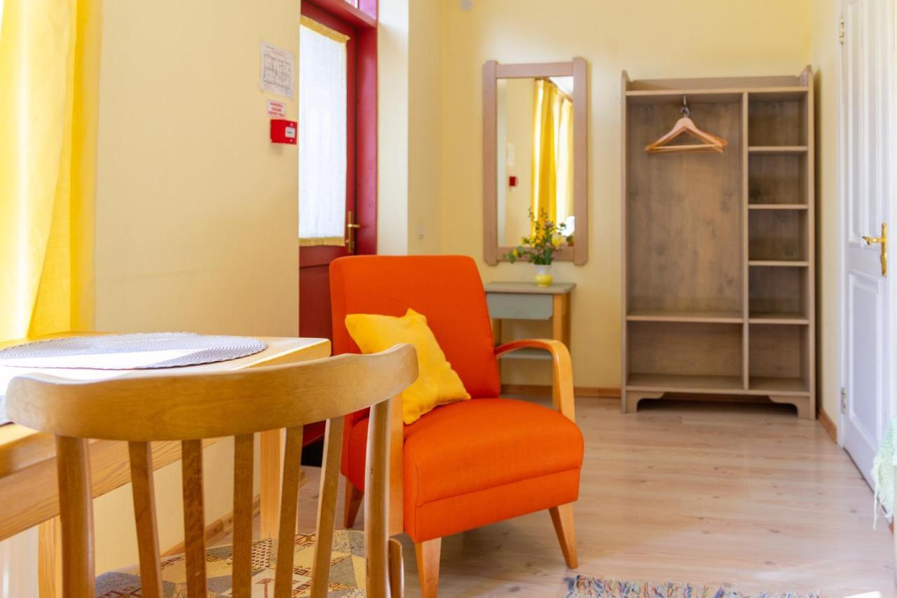 Raibie Logi Hotel Ventspils Buitenkant foto
