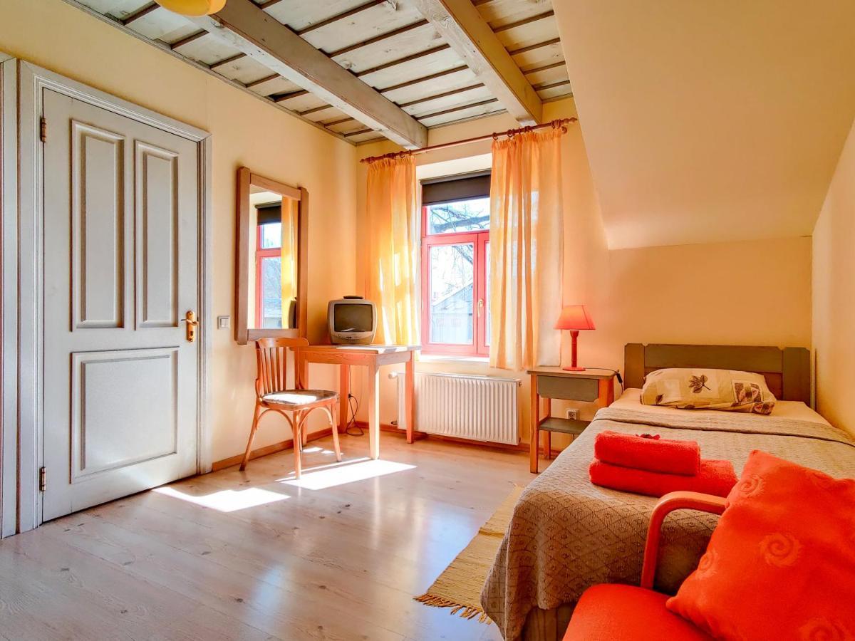 Raibie Logi Hotel Ventspils Buitenkant foto