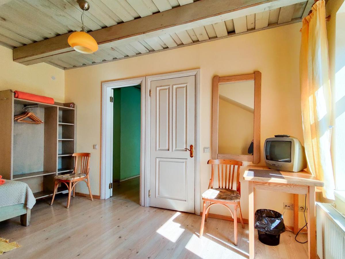 Raibie Logi Hotel Ventspils Buitenkant foto
