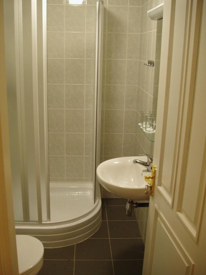 Raibie Logi Hotel Ventspils Buitenkant foto