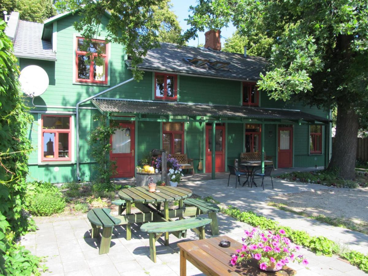 Raibie Logi Hotel Ventspils Buitenkant foto