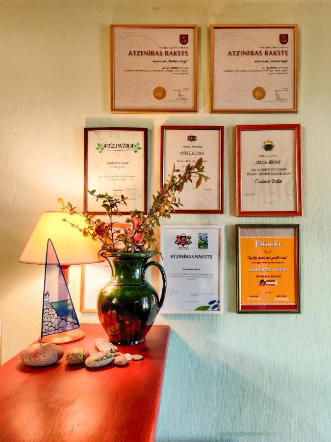 Raibie Logi Hotel Ventspils Buitenkant foto