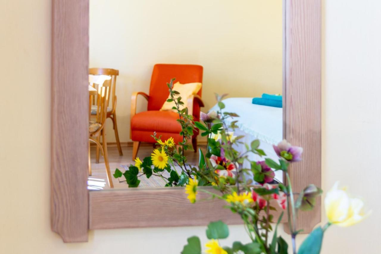 Raibie Logi Hotel Ventspils Buitenkant foto